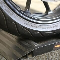 Tru-Tension M004 Wheel Monkey Motosiklet Teker İçin Bakım ve Temizleme Standı